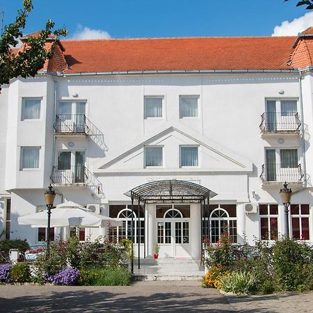 Hotel Beli Dvor Sombor Exterior foto