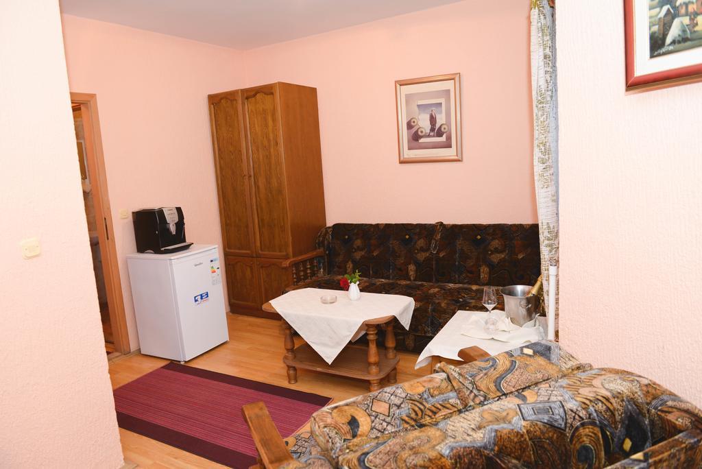 Hotel Beli Dvor Sombor Zimmer foto