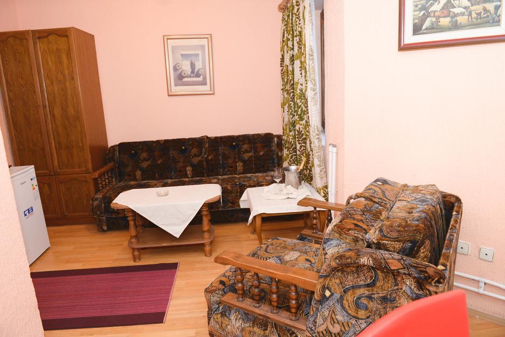 Hotel Beli Dvor Sombor Zimmer foto