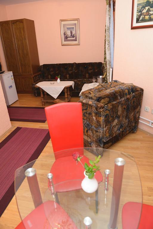 Hotel Beli Dvor Sombor Zimmer foto