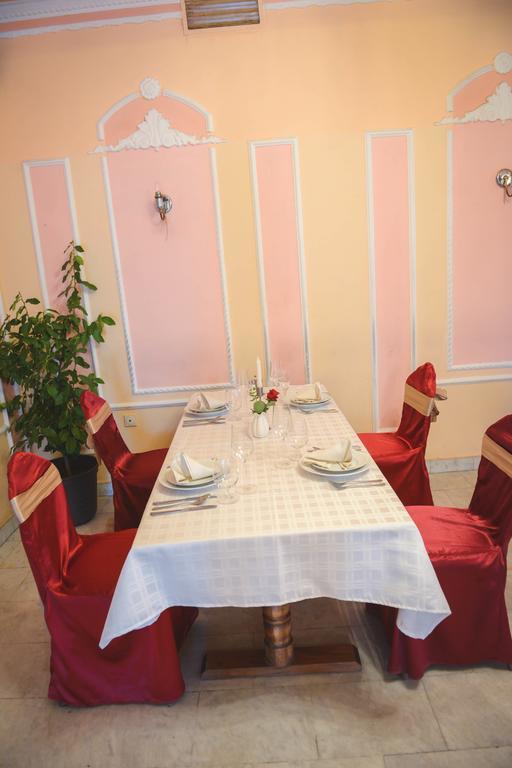 Hotel Beli Dvor Sombor Exterior foto