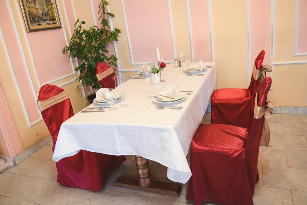 Hotel Beli Dvor Sombor Exterior foto