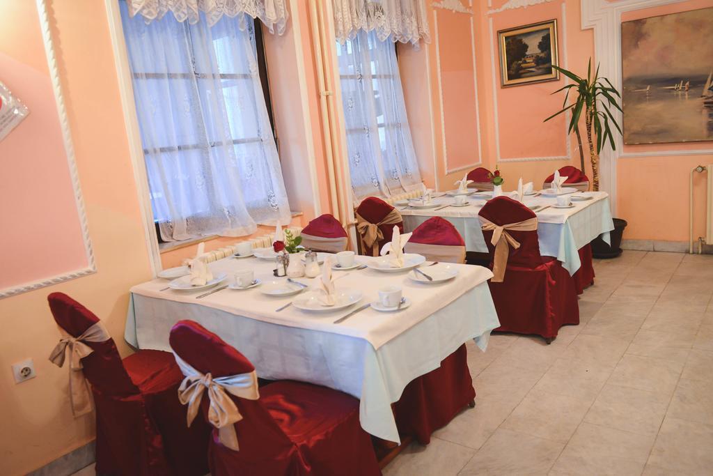 Hotel Beli Dvor Sombor Exterior foto