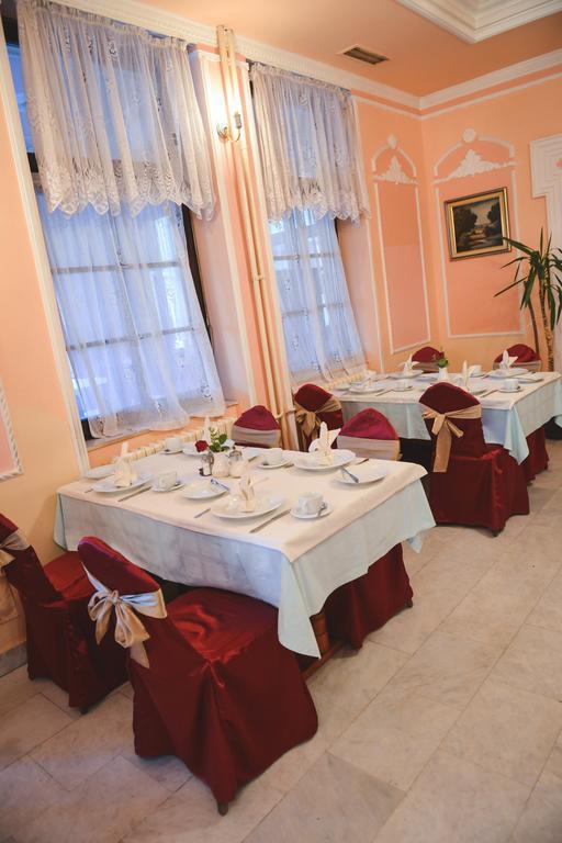 Hotel Beli Dvor Sombor Exterior foto